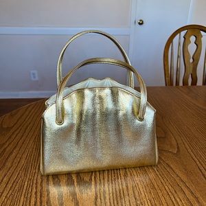 Scalloped top handbag